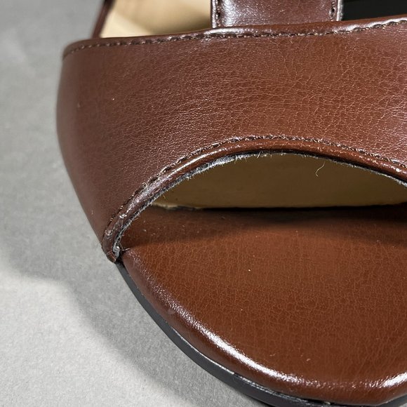 NWT Nine & Co. Brown Heels With Two Straps And Zipper Closure In Back Size 6M - Picture 3 of 13